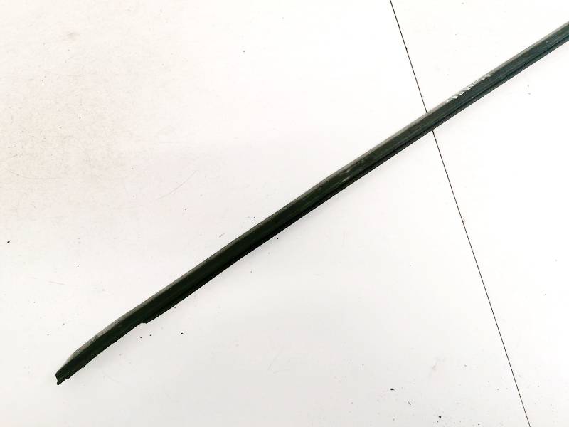 Audi A4 2002 Oven lasin tiivistelista - EDESSÄ VASEMMALLA