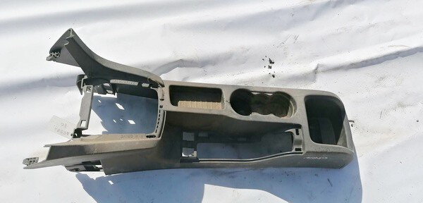 4M5XA04584AW Ford Focus 2006 Salona apdare (plastmasas)