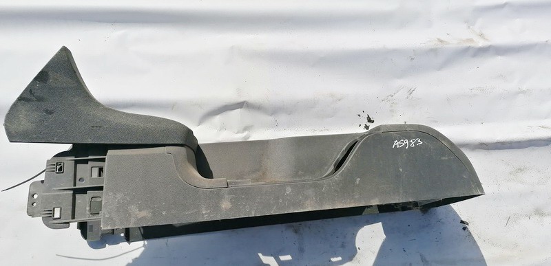 4M5XA04584AW Ford Focus 2006 Wykończenie wnętrza (plastikowe elementy) - Thumbnail 2