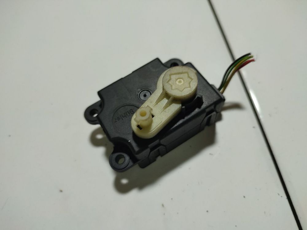 09180204 Opel Vectra 2003 Heater Vent Flap Control Actuator Motor