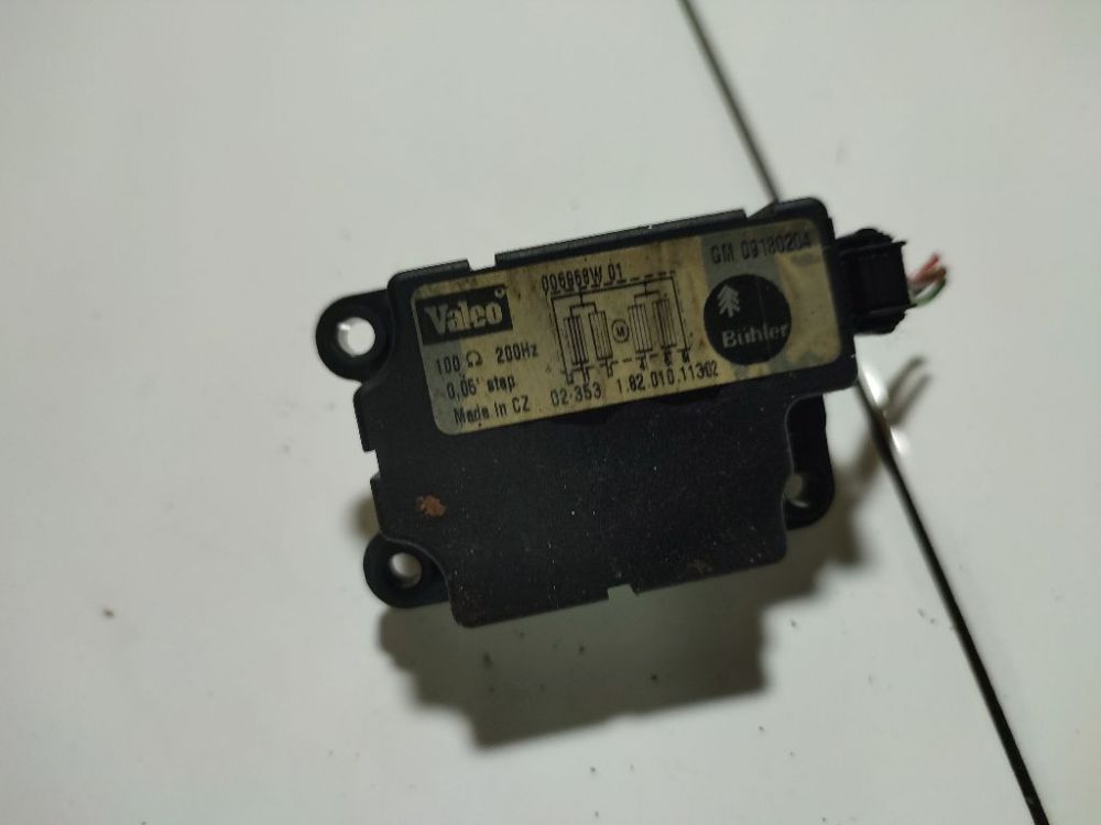 09180204 Opel Vectra 2003 Heater Vent Flap Control Actuator Motor - Thumbnail 3