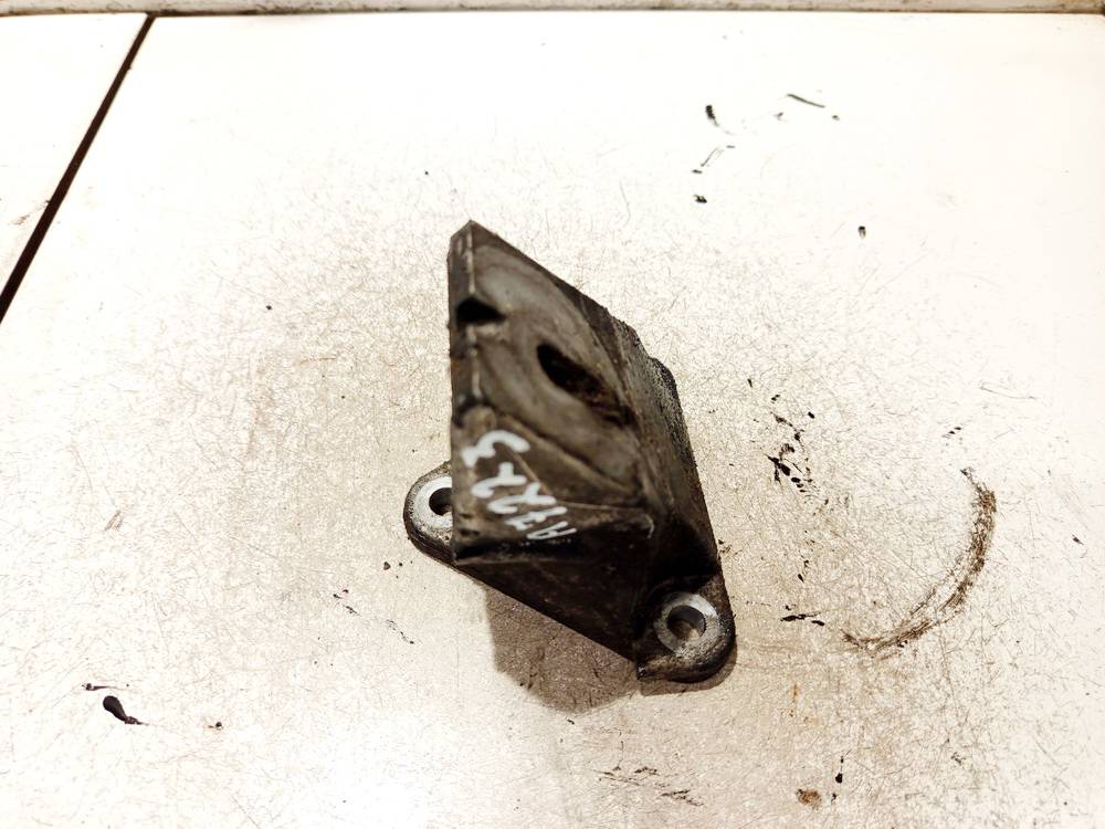 90539675 Opel Omega 2001 Engine Mount Bracket and Gearbox Mount Bracket