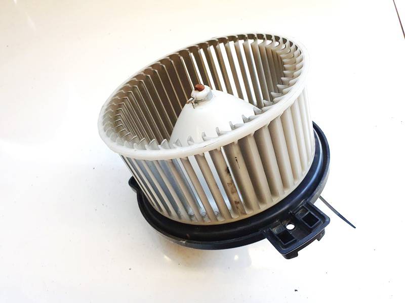 HB111GJ8AA02 Mazda 2 2005 Salona ventilators