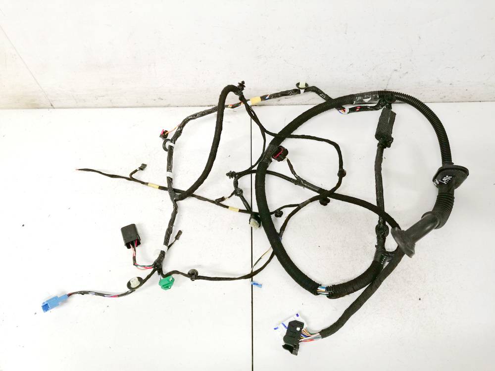 148904402E Tesla Model Y 2023 Przewody