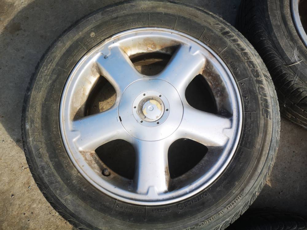 4X114.3 Nissan Almera 2002 Räder-Kit R15 - Thumbnail 3