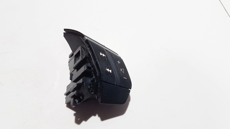 VOLVO19206 Volvo XC 90 2009 Dodatkowe przyciski na kierownicy