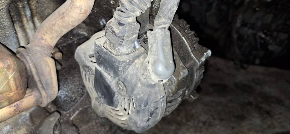 Toyota Corolla Verso 2006 Alternator - Thumbnail 3