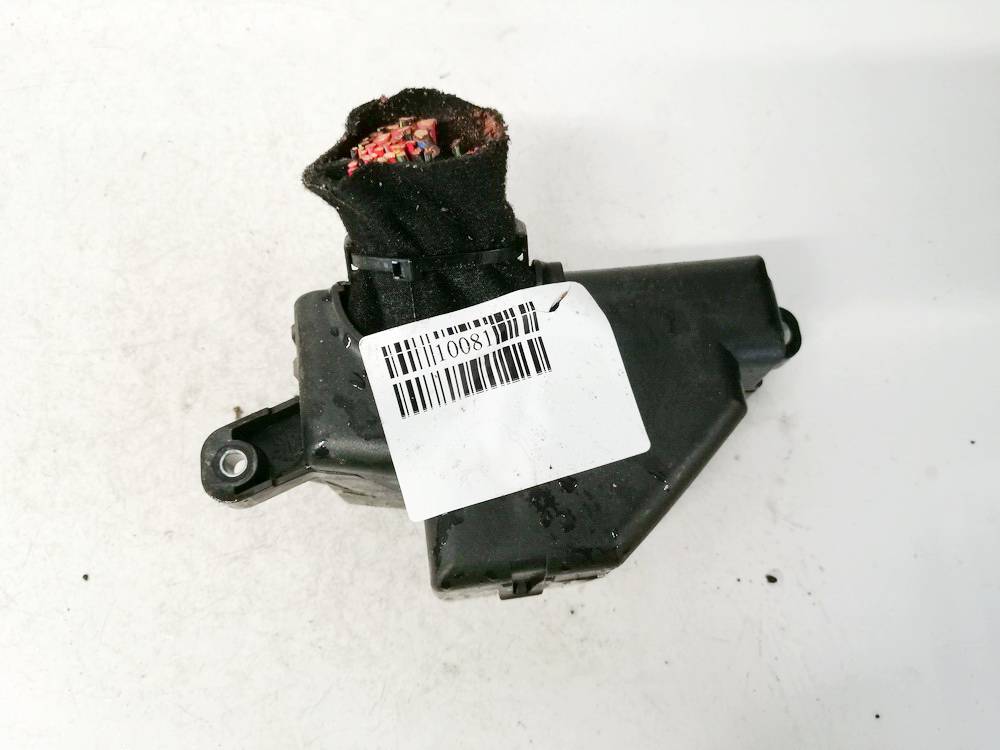 1K1941824 Skoda Octavia 2008 Fuse box