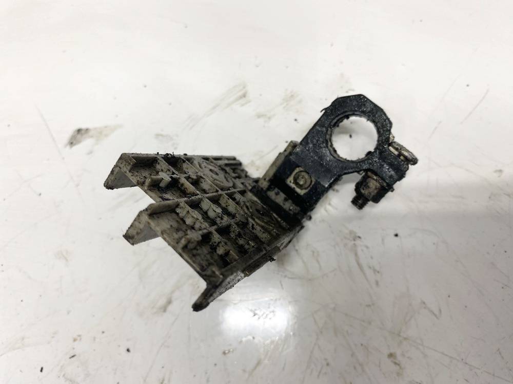 Mazda 5 2007 battery terminal