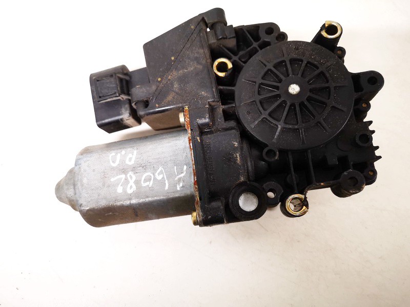 114184101 Audi A4 1996 Моторчик стеклоподъемника - передний правый