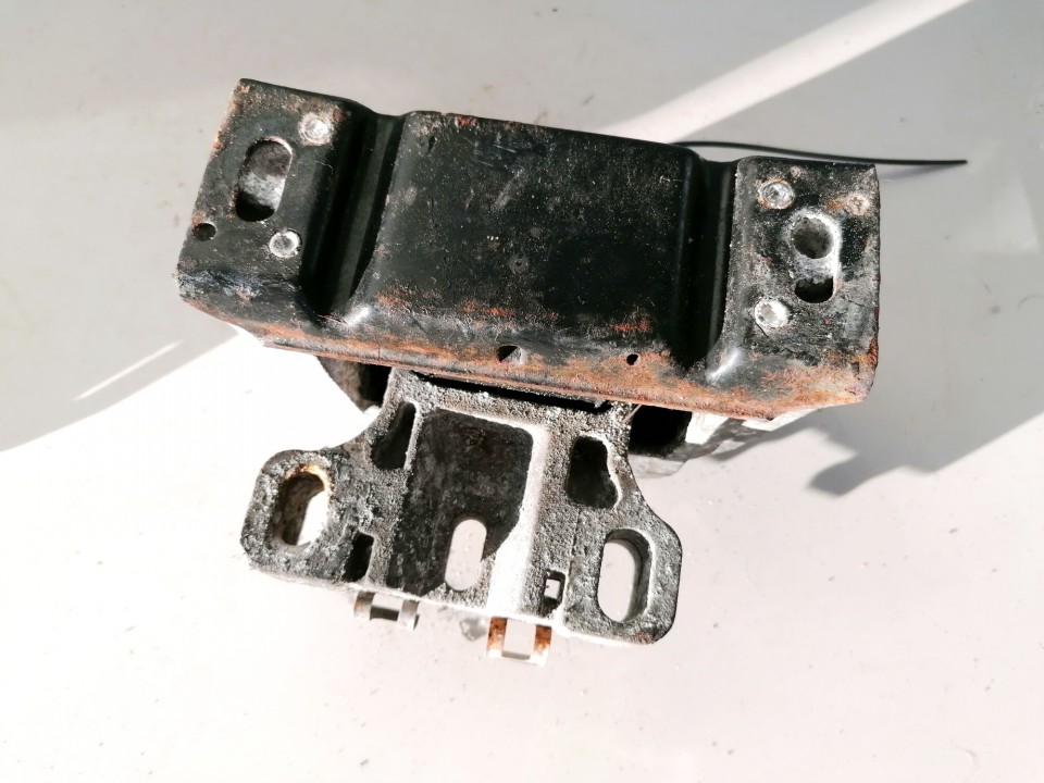 1J0109955AJ Volkswagen Golf 1999 Motora spilveni