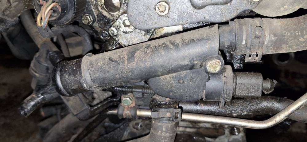 038121132D Volkswagen Passat 2006 Thermostat Housing (Flange)