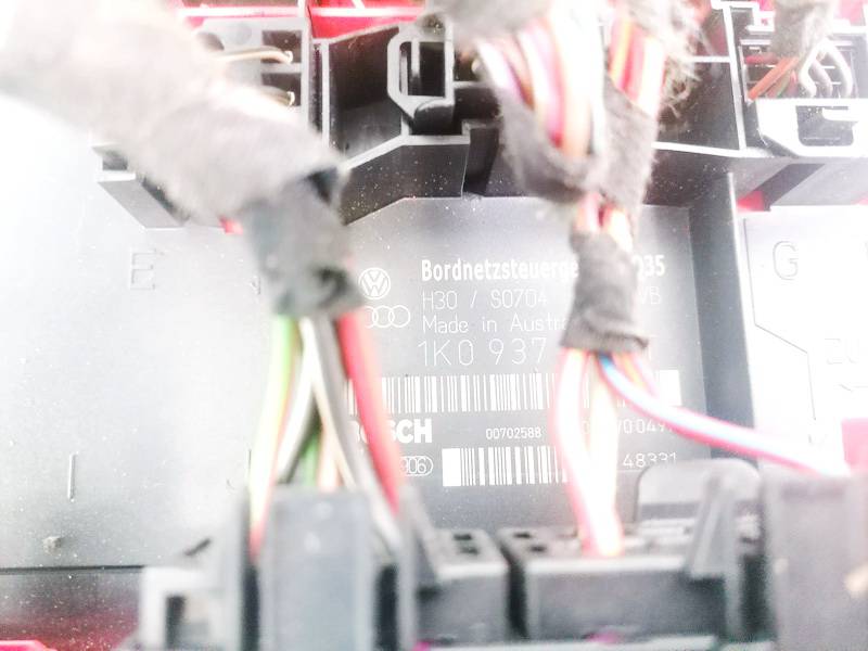 1K0937049T Volkswagen Golf 2004 Fuse box - Thumbnail 3