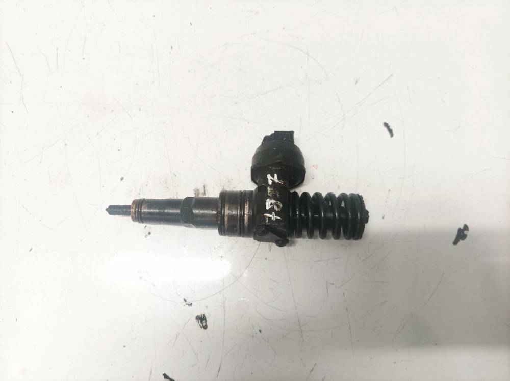 038130073AG Skoda Octavia 2005 Форсунка