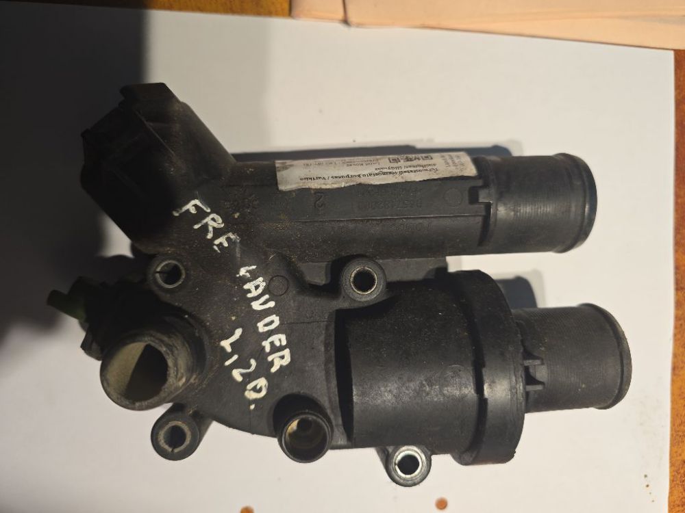 9657182080 Land-Rover Freelander 2007 Крышка термостата