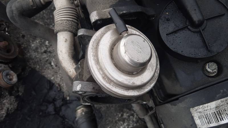 038131501AF Volkswagen Touran 2004 EGR Valve Exhaust Gas