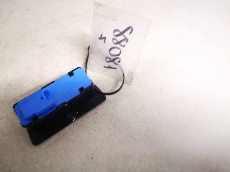 916264303 BMW 5-Series 2012 Przycisk otwierania bagażnika - Thumbnail 3