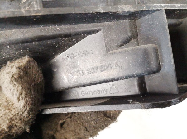 1T0807890A Volkswagen Touran 2004 Puskurin kiinnike - EDESSÄ OIKEALLA - Thumbnail 2