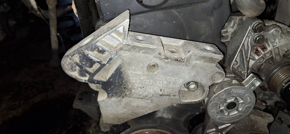 03G199207G Volkswagen Passat 2005 Wspornik silnika