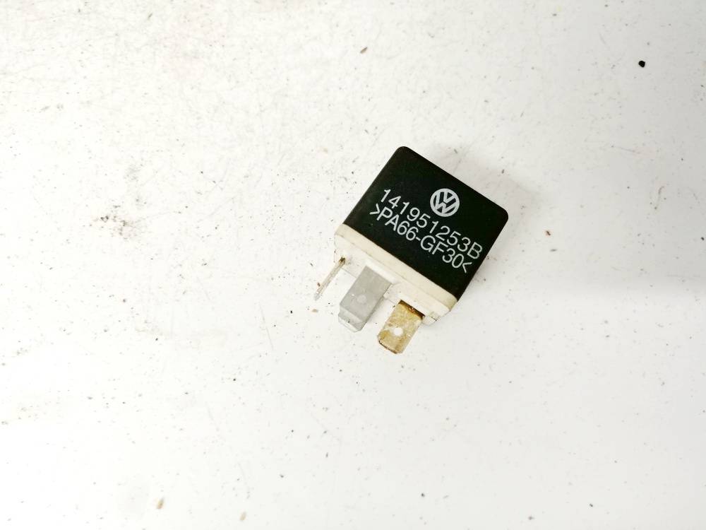 141951253B Volkswagen Golf 2002 Rele