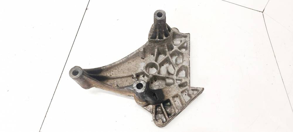 06F199207Q Volkswagen Golf 2011 Engine Mount Bracket and Gearbox Mount Bracket
