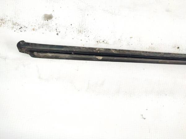 Audi A4 2005 Listón embellecedor de la ventana de la puerta trasera - TRASERO DERECHO - Thumbnail 2