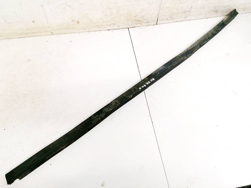 Volkswagen Touran 2004 Glass Trim Molding-weatherstripping - REAR RIGHT