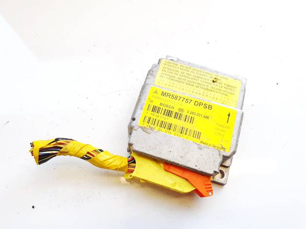 MR587757 Mitsubishi Colt 2003 Airbag crash sensors module