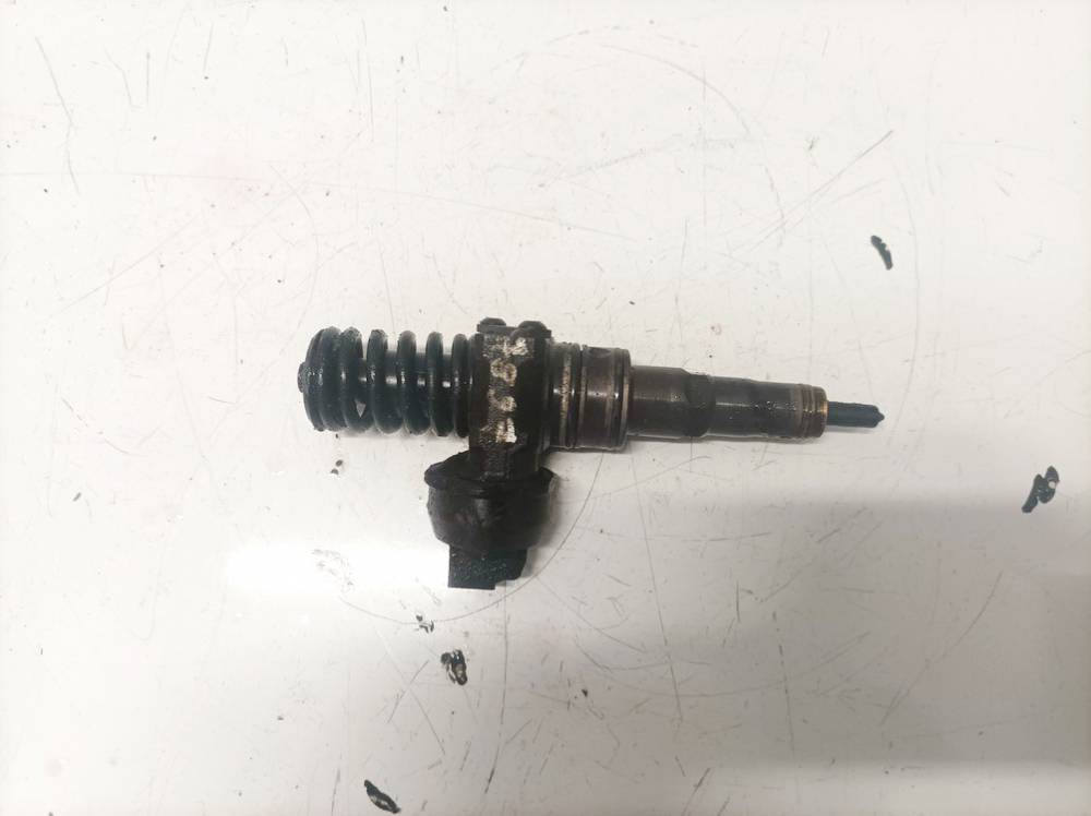 038130073AG Skoda Octavia 2005 Форсунка