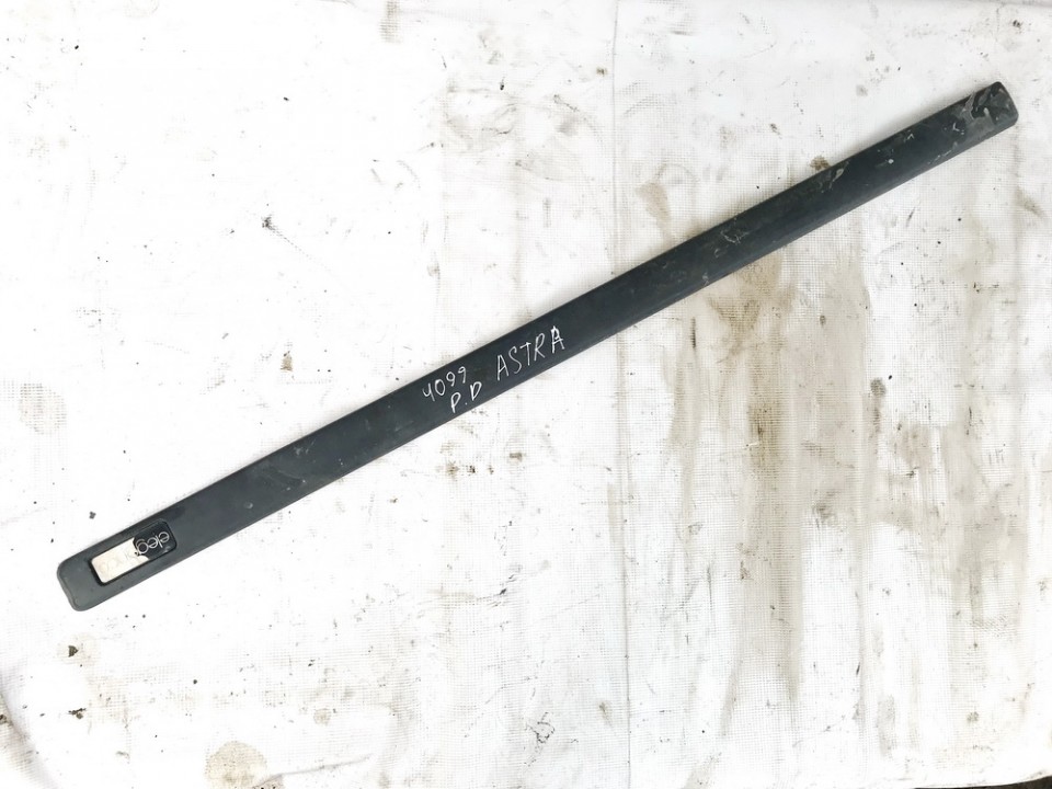 90587376 Opel Astra 1998 Molding door - FRONT RIGHT