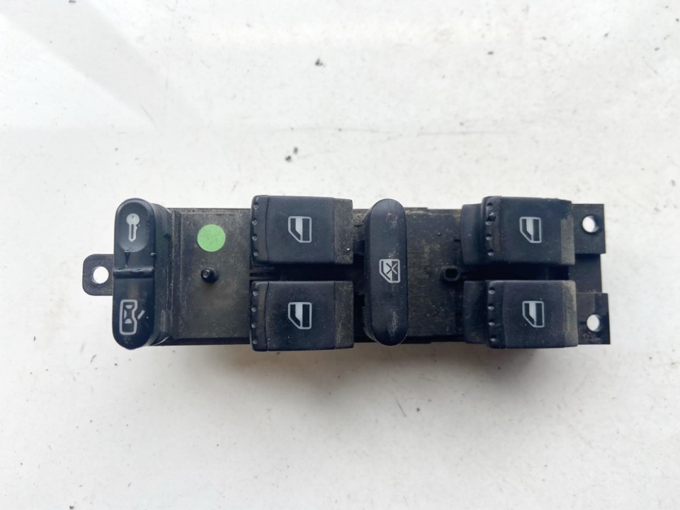 1J4959857C Skoda Superb 2006 Przycisk sterowania szybą (przyciski podnoszenia szyby)