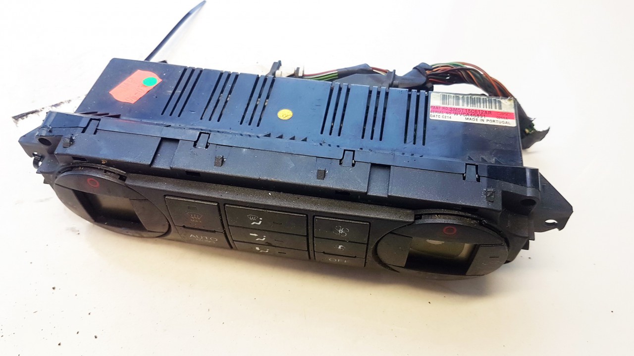 3M5T18C612AR Ford Focus 2006 Klimata vadības panelis (sildītāja vadības slēdži)