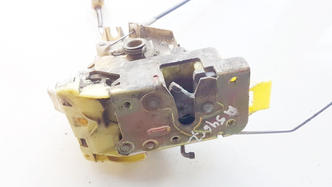 XS41A21812CF Ford Focus 2000 Door Lock Mechanism - FRONT RIGHT