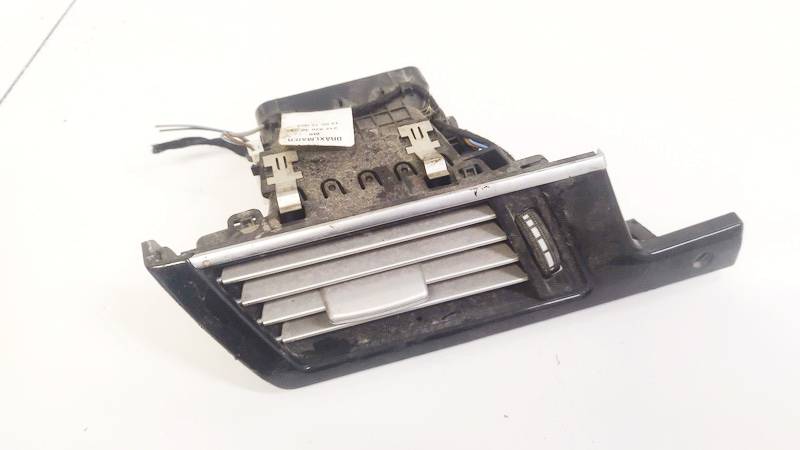 A2126808593 Mercedes-Benz E-CLASS 2013 Rejilla Aireadora -
Moldura protectora de la rejilla de ventilación lateral del panel