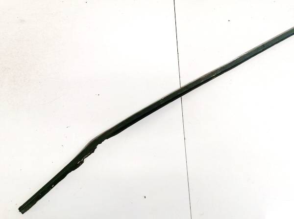 Audi A4 2002 Oven lasin tiivistelista - TAKANA VASEMMALLA