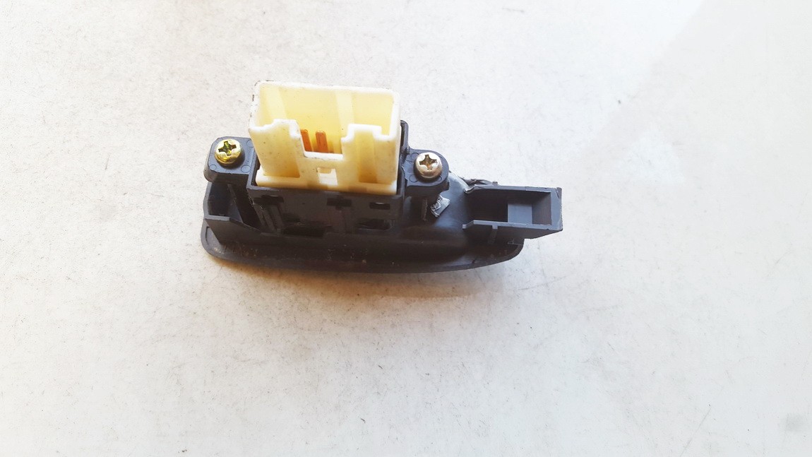 G100685L1 Mazda Premacy 2003 Przycisk sterowania szybą (przyciski podnoszenia szyby) - Thumbnail 2