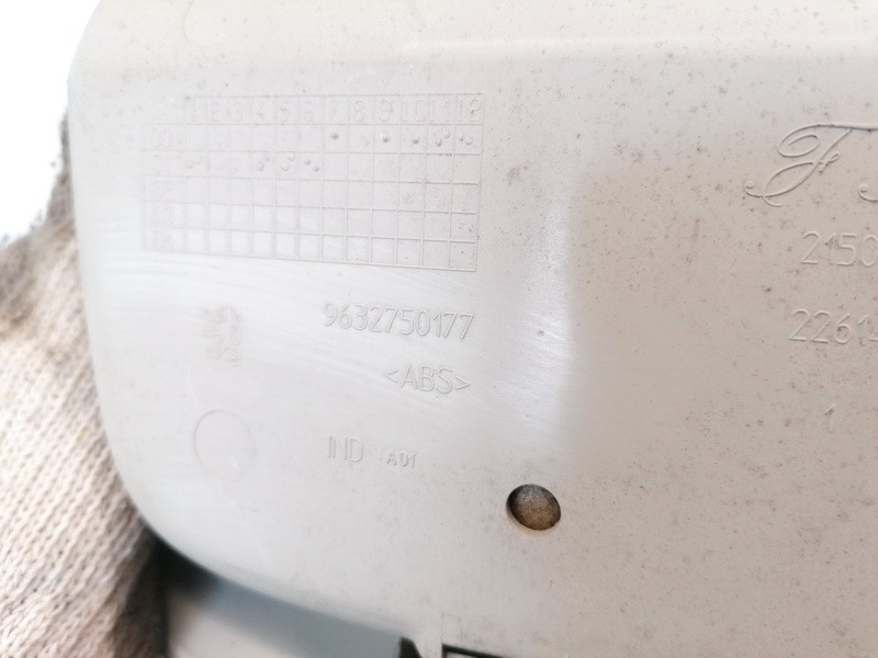 9632750177 USED Glove Box Assembly Peugeot 307 2002 2.0L EIS01341507