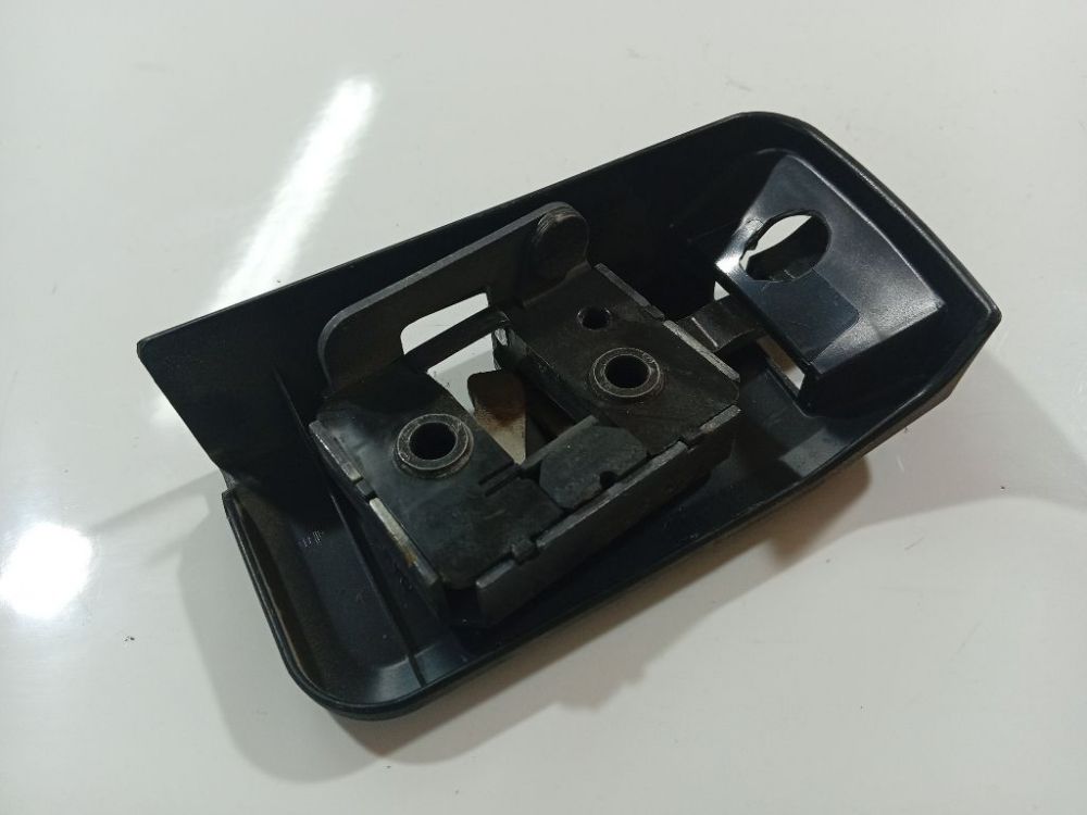 4A9885879 Audi A6 1996 Istuimen lukko