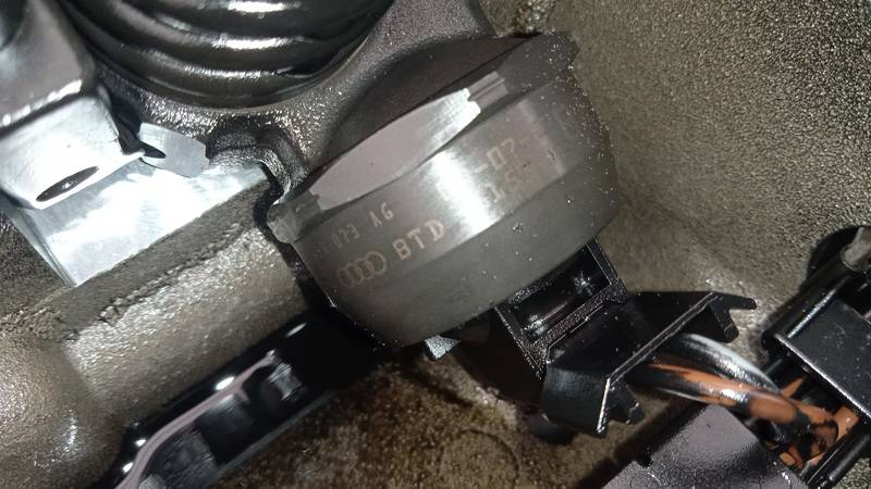 038130073AG Volkswagen Touran 2004 Fuel Injector - Thumbnail 3