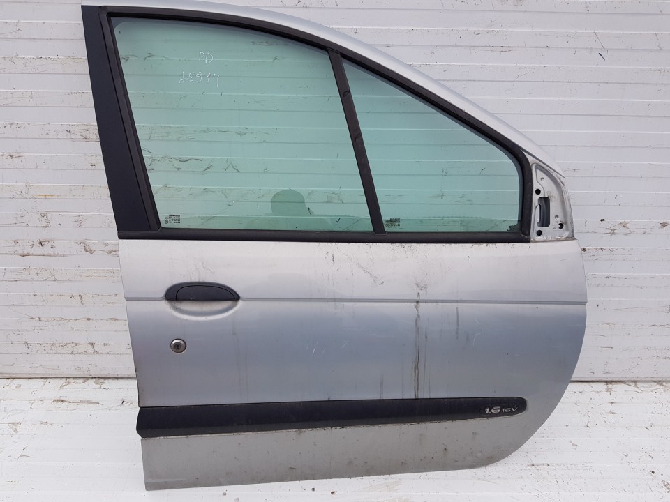 PILKA Renault Scenic 2001 Etuovi - EDESSÄ OIKEALLA