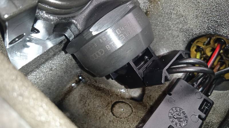 038130073AG Volkswagen Touran 2004 Fuel Injector - Thumbnail 3