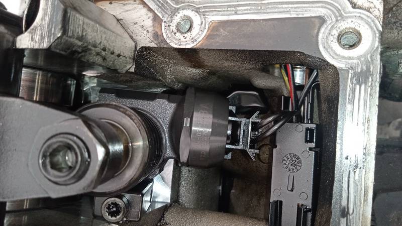 038130073AG Volkswagen Touran 2004 Fuel Injector - Thumbnail 2