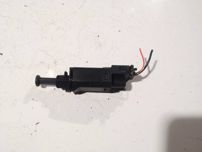 927189D Volkswagen Golf 2000 Brake Light Switch (sensor) - Switch (Pedal Contact) - Thumbnail 2