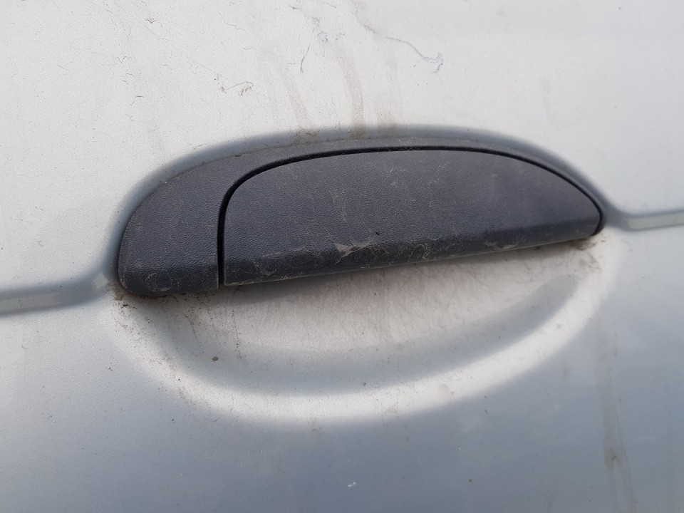 Renault Scenic 2001 Etuoven ulkokahva - EDESSÄ OIKEALLA