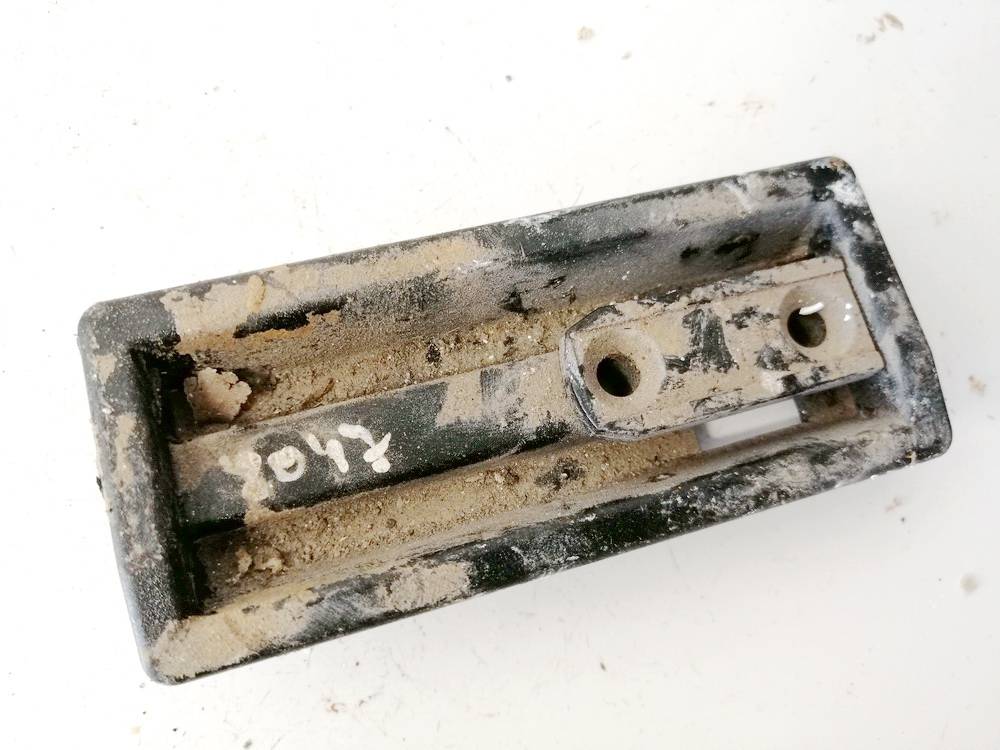 8E9861711A Audi A6 2006 PLASTICOS-Otros soportes