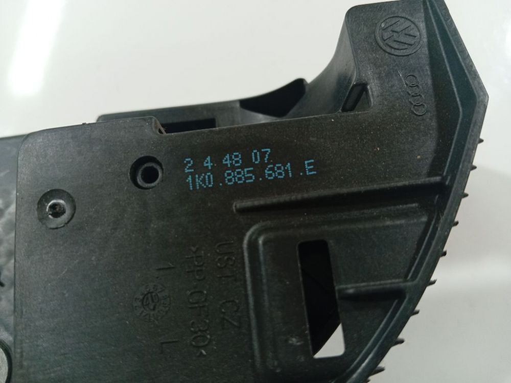 1K0885681E Volkswagen Golf 2006 Seat Lock Latch assembly - Thumbnail 4