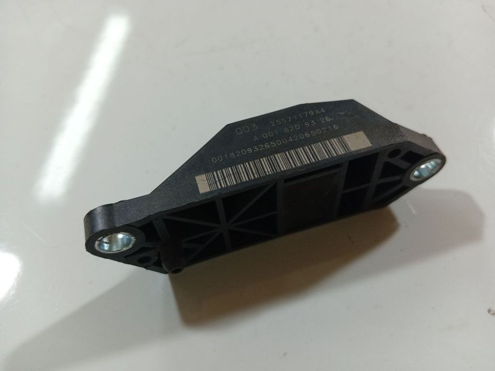 25571179A4 Mercedes-Benz CLS-CLASS 2004 Crash Sensor Capteur Donneur Airbag - Thumbnail 2