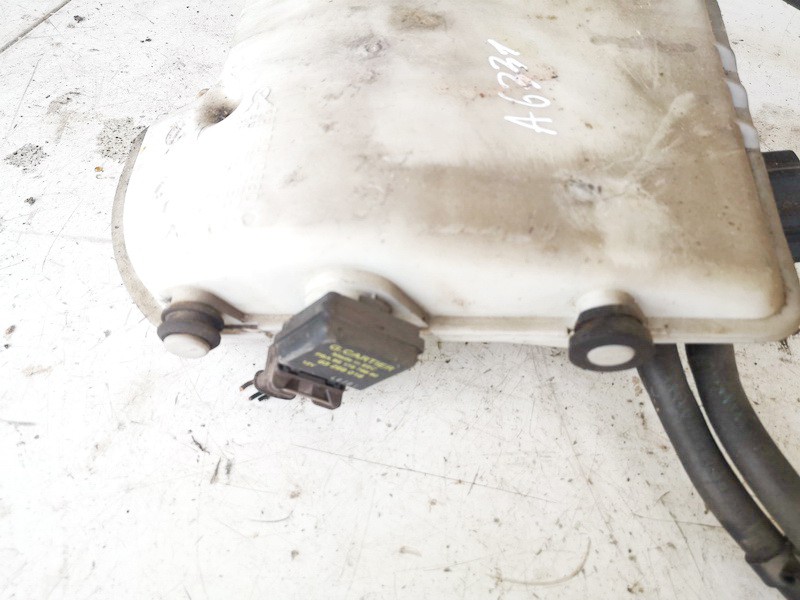 9625010980 used Expansion Tank coolant (RADIATOR EXPANSION TANK BOTTLE