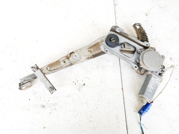 Subaru Forester 1999 Durvju loga pacēlājs - AIZMUGURE PA LABI