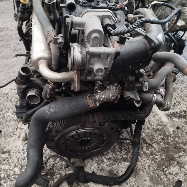 Z17DTH01057439 Opel Astra 2004 Engine - Thumbnail 3